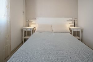 casa Venusia camera da letto matrimoniale Cagliari Holidays