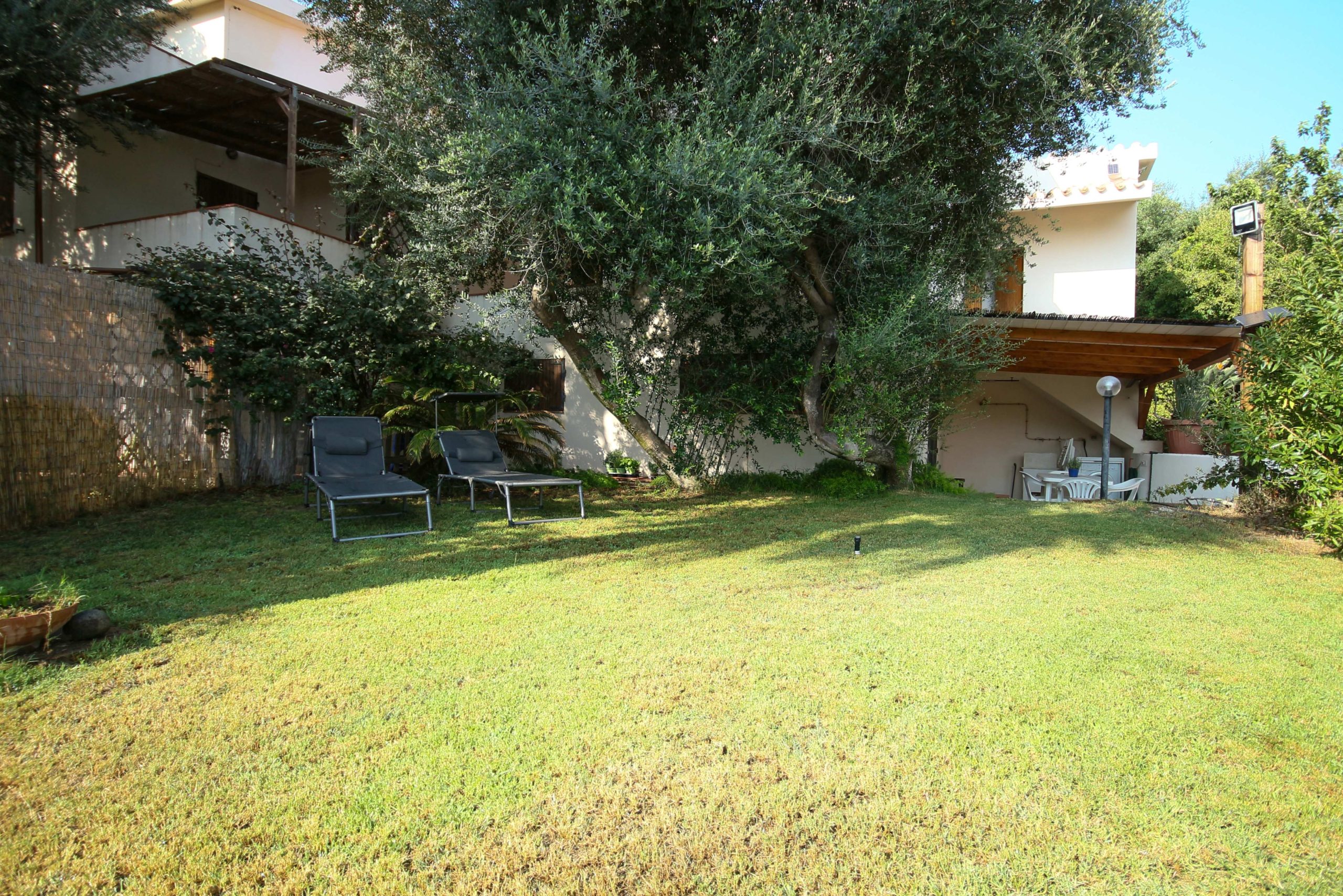 giardino- cagliari holidays villa solanas