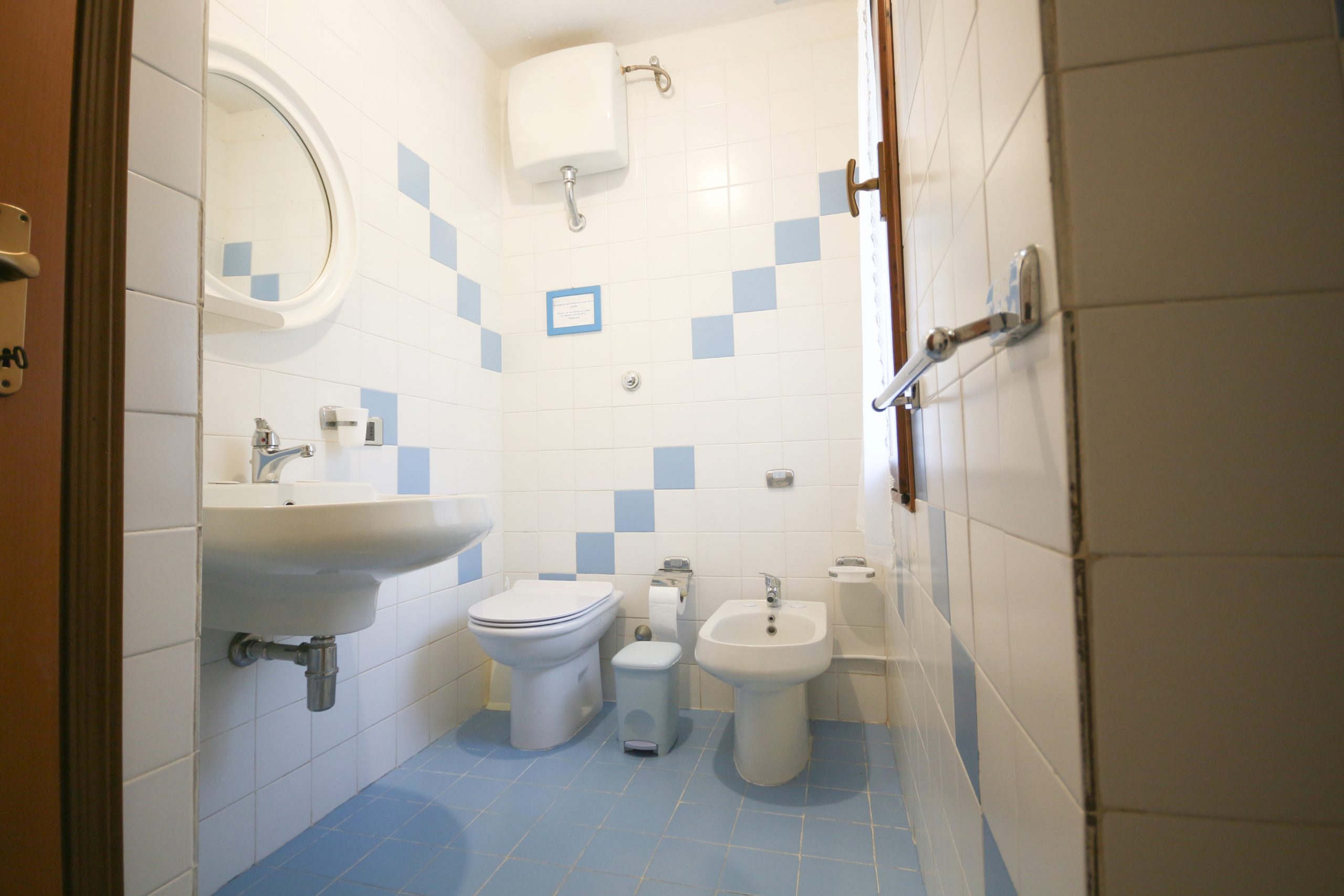 bagno - cagliari holidays villa solanas