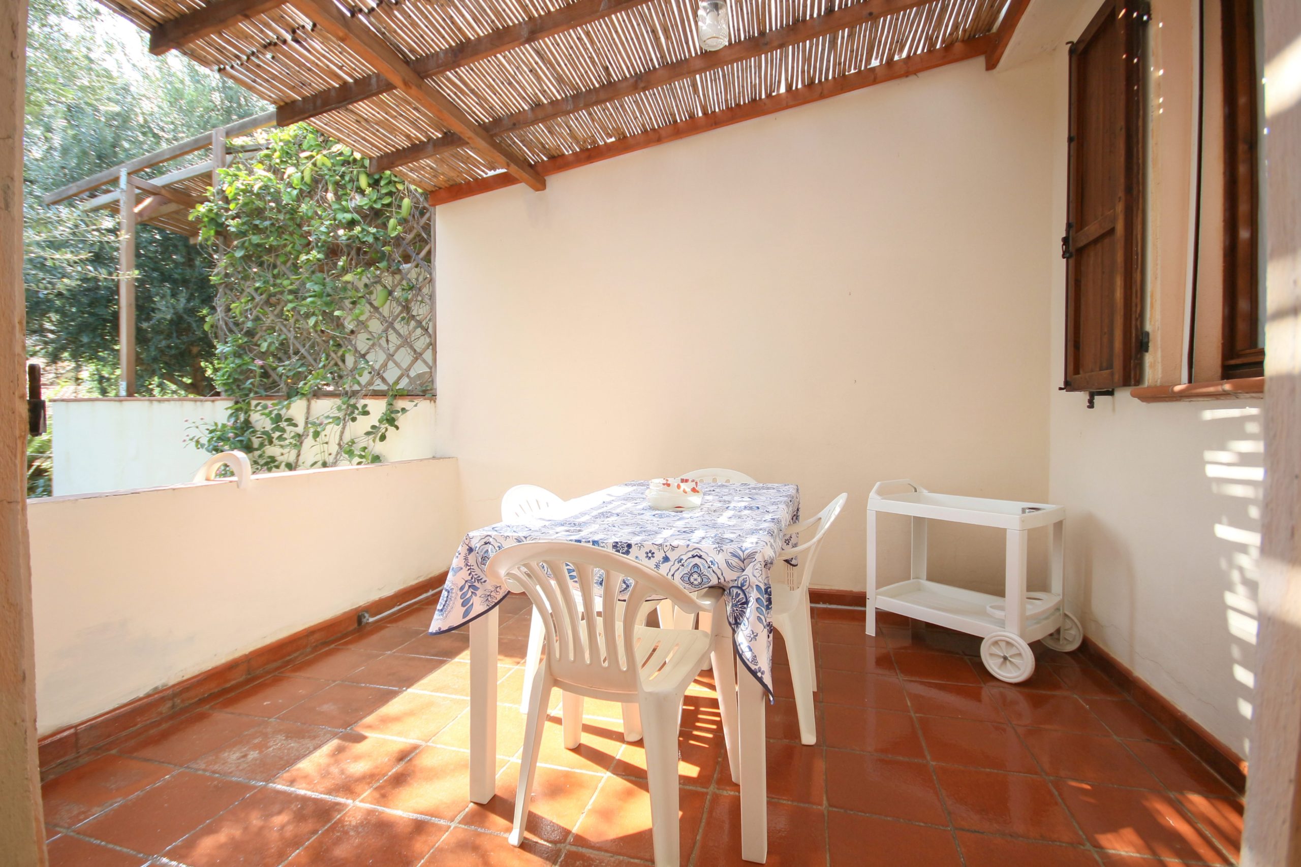 patio- cagliari holidays villa solanas